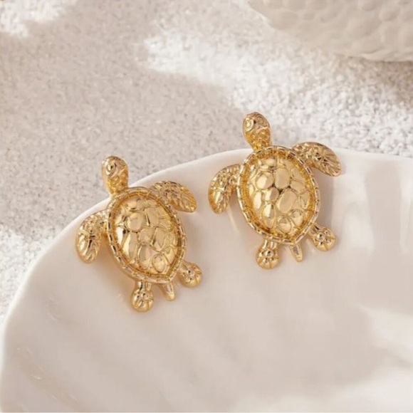 Anthropologie Sea Turtle 18K Gold Plated Stud Earrings - Picture 1 of 5